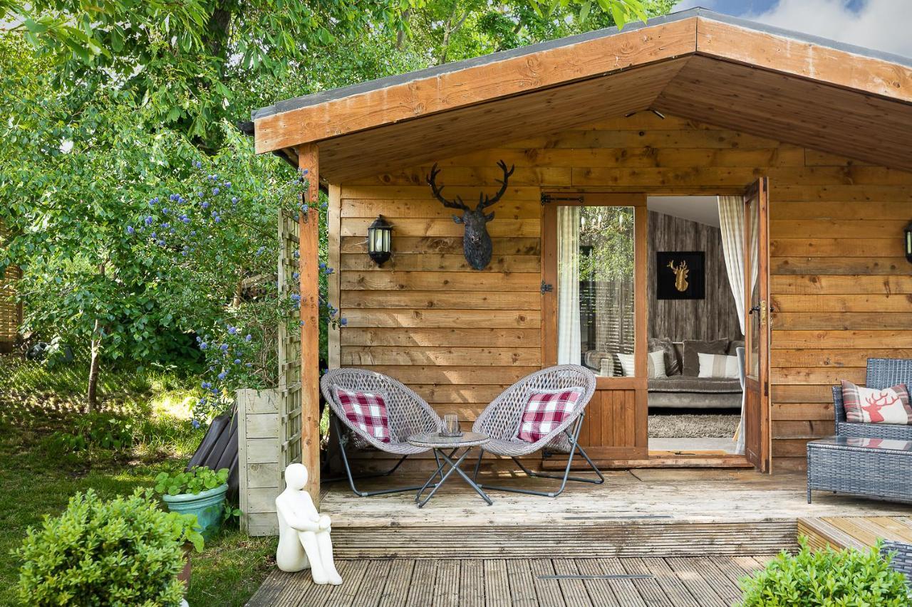 The Log Cabin With Private Hot Tub, Bath Villa Bagian luar foto